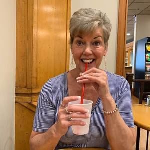 Meet your Posher, Loretta